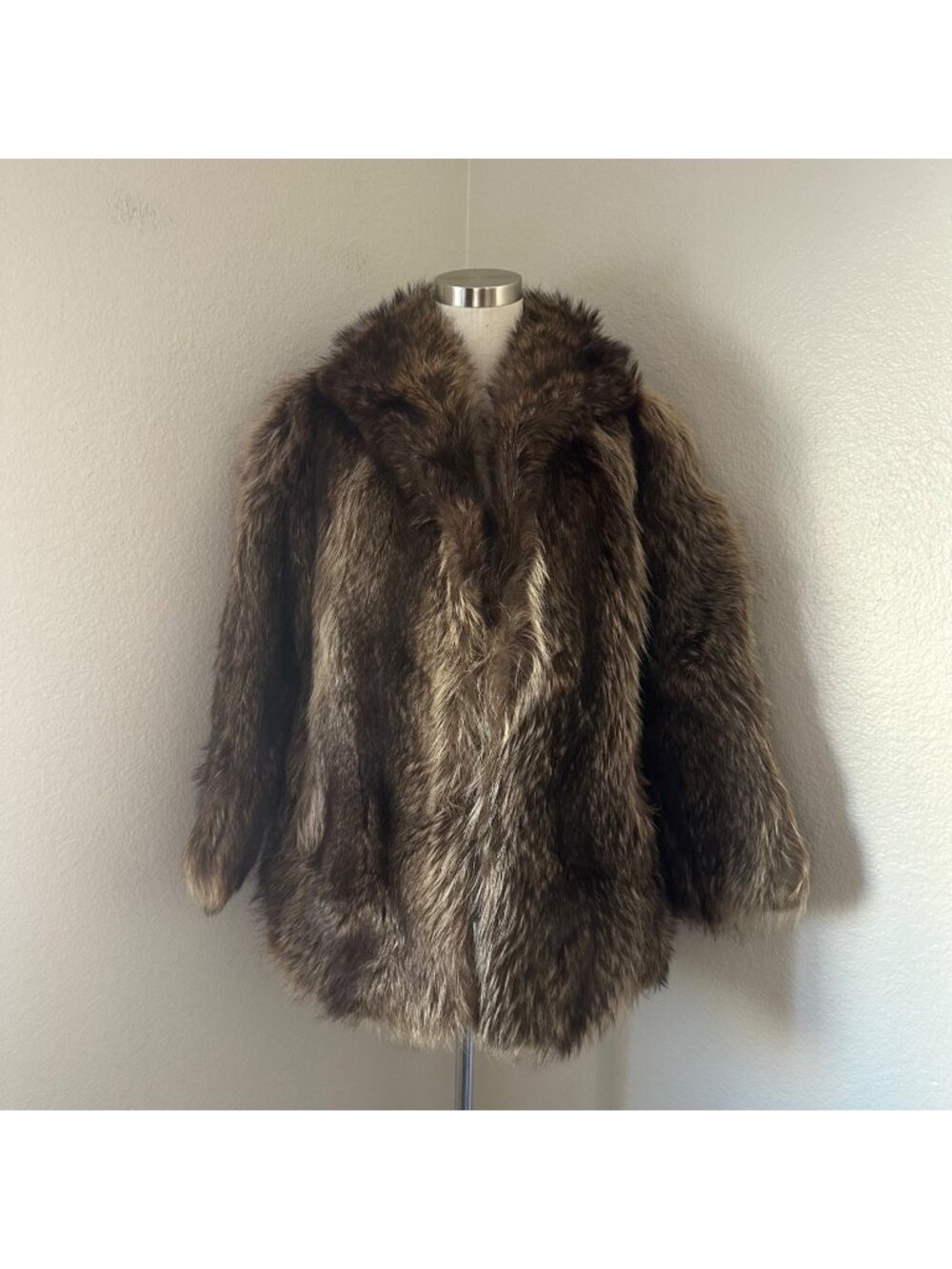 Leon Furs Vintage Fur Brown Coat Embroidered Lining Timeless Vintage Luxurious M